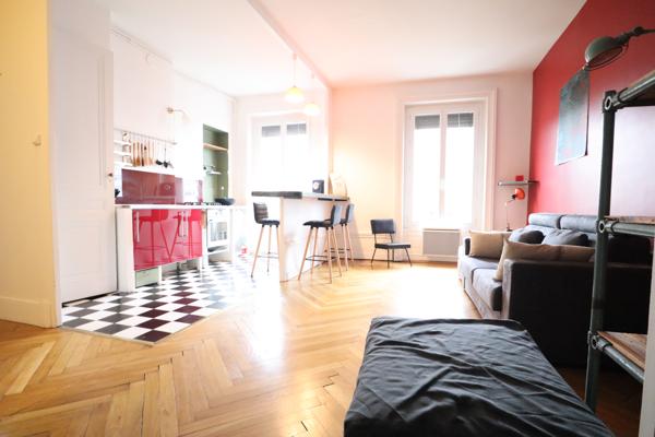 T2 BIS - 62 M² AU PIED DU METRO GARIBALDI