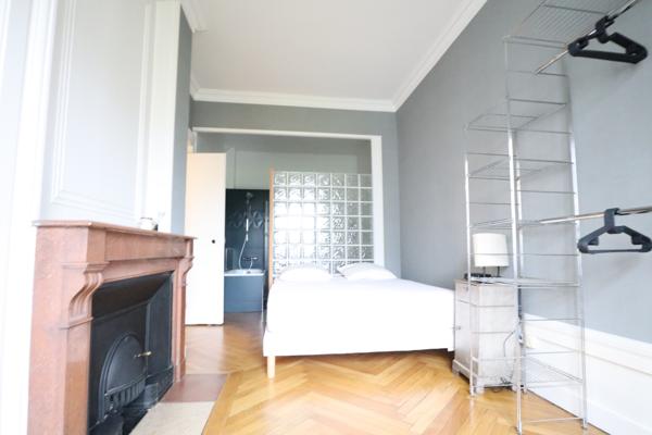 T2 BIS - 62 M² AU PIED DU METRO GARIBALDI