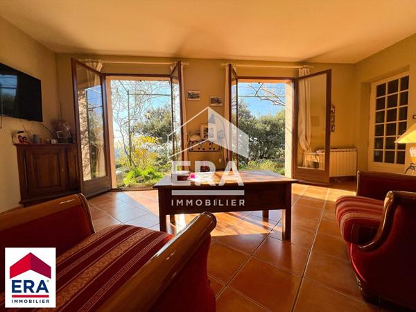 Villa avec jardin et piscine