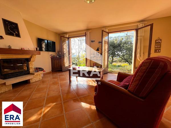 Villa avec jardin et piscine