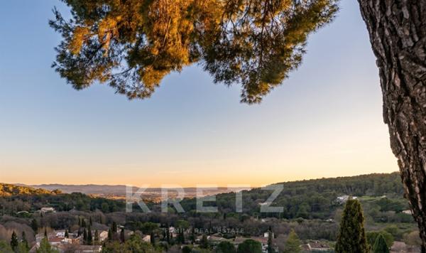 Aix-en-Provence – Villa contemporaine neuve de 220 m2 , 4. chambres, avec vue panoramique exceptionn