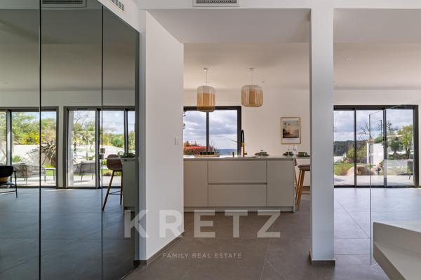 Aix-en-Provence – Villa contemporaine neuve de 220 m2 , 4. chambres, avec vue panoramique exceptionn