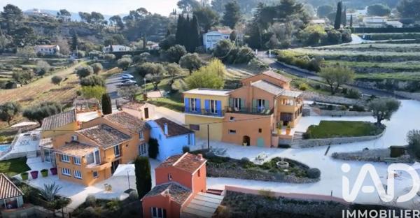 Maison à vendre 12 pièces 460 m² Le Beausset