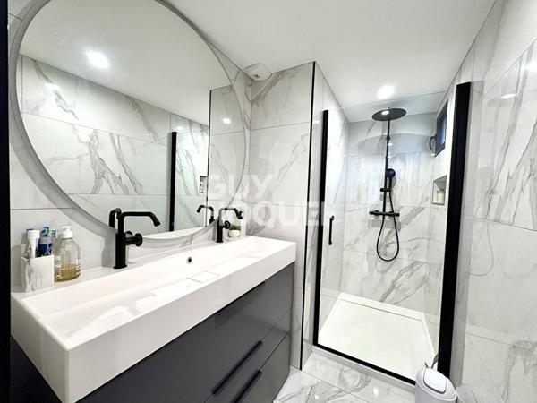 Exclusivité coup de coeur assuré pour cette belle contemporaine!