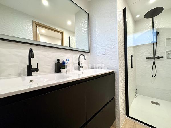 Exclusivité coup de coeur assuré pour cette belle contemporaine!