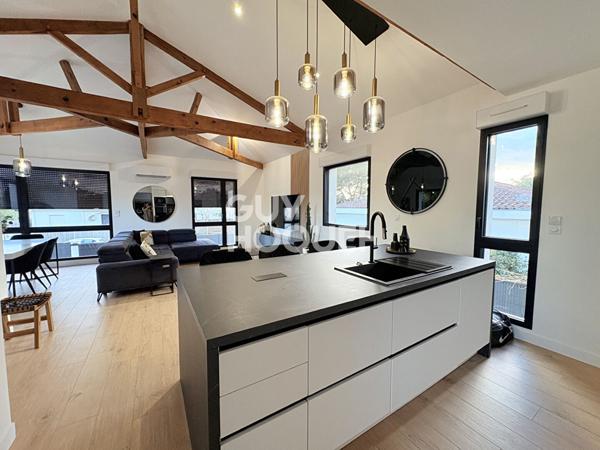 Exclusivité coup de coeur assuré pour cette belle contemporaine!