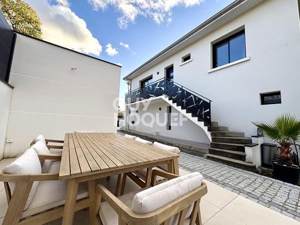 Exclusivité coup de coeur assuré pour cette belle contemporaine!