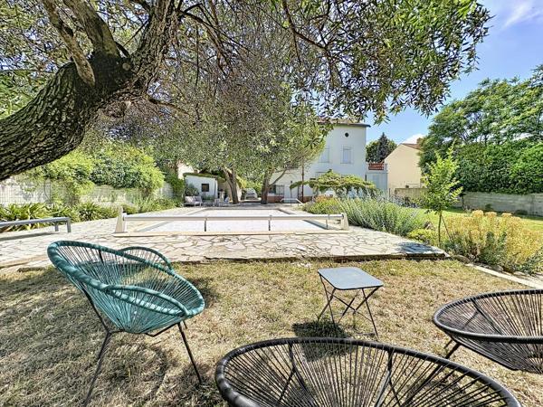 Élégante maison de maître des années 1930 avec jardin paysager et piscine - PRADES