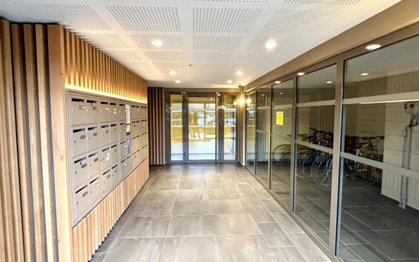 Appartement à vendre    3 pièces • 65,83 m2 Villeurbanne