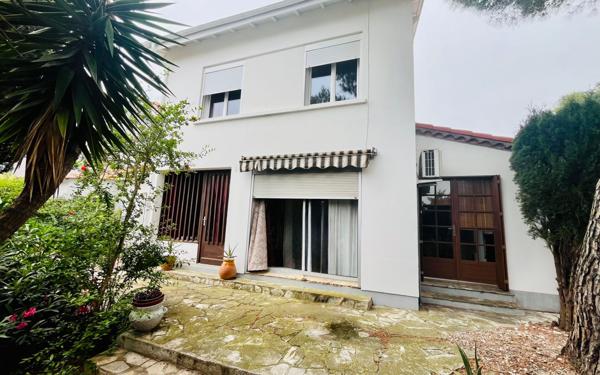 Maison à vendre    5 pièces •  Agde