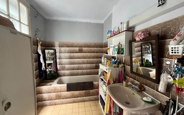 Maison à vendre    5 pièces •  Agde