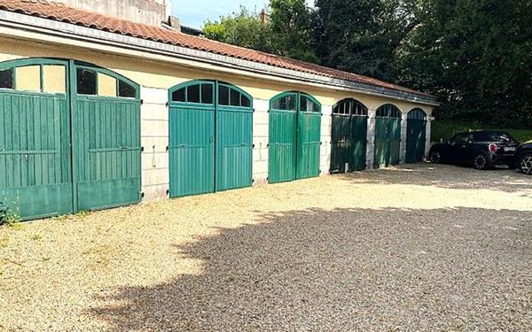 Appartement à vendre    4 pièces • 120 m2 Biarritz