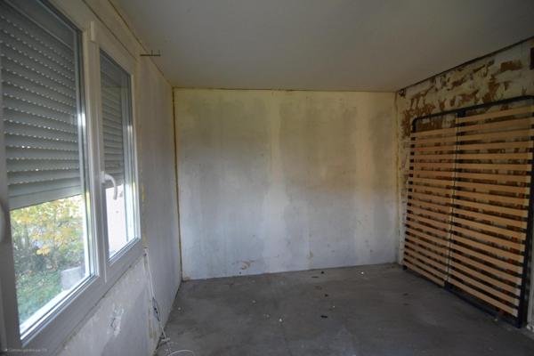 Maison à rénover avec terrain et potentiel