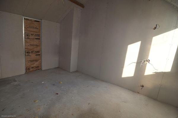 Maison à rénover avec terrain et potentiel