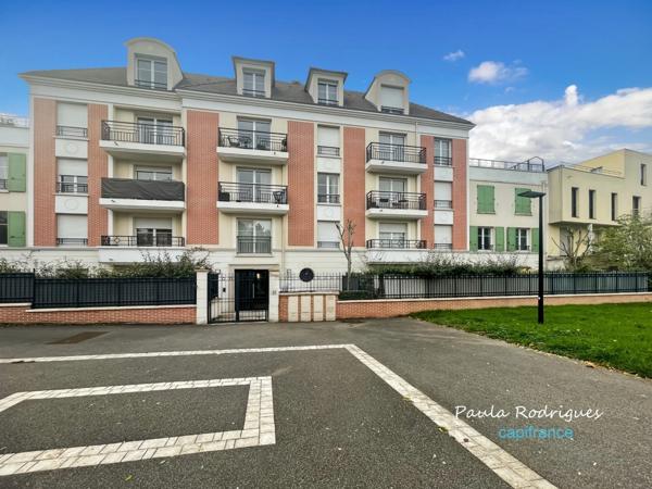Appartement T4 à vendre, 4 pièces, 1 balcon, 1 parking en sous-sol, 2 caves, accès PMR - PLAISIR (78370)