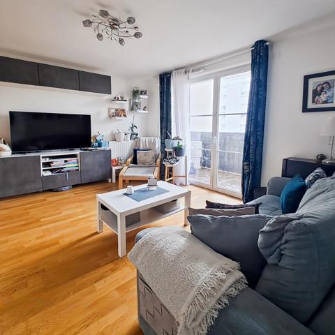 Appartement T4 à vendre, 4 pièces, 1 balcon, 1 parking en sous-sol, 2 caves, accès PMR - PLAISIR (78370)