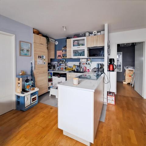 Appartement T4 à vendre, 4 pièces, 1 balcon, 1 parking en sous-sol, 2 caves, accès PMR - PLAISIR (78370)