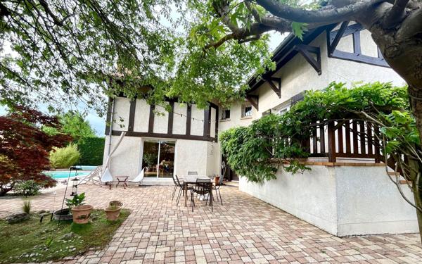 Maison à vendre    6 pièces •  Gradignan