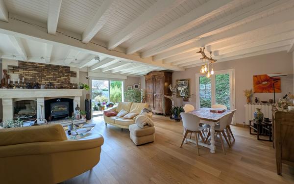 Maison à vendre    6 pièces •  Gradignan