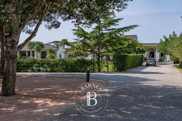 Châteauneuf-les-Martigues, Maison 4 Chambres -  262 m² à vendre