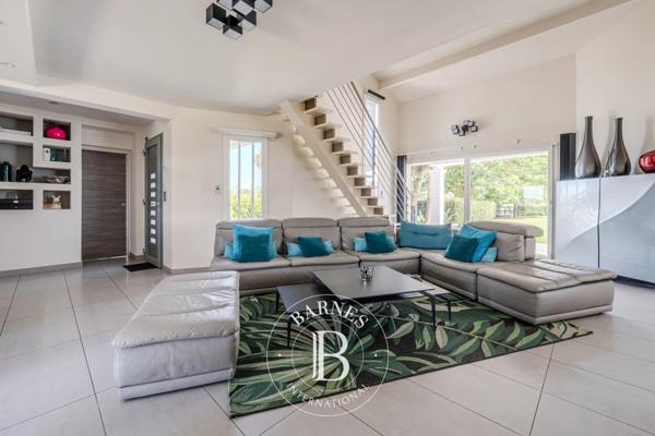 Châteauneuf-les-Martigues, Maison 4 Chambres -  262 m² à vendre