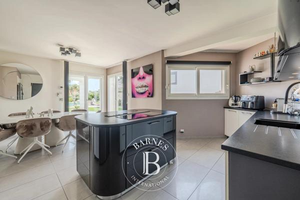 Châteauneuf-les-Martigues, Maison 4 Chambres -  262 m² à vendre