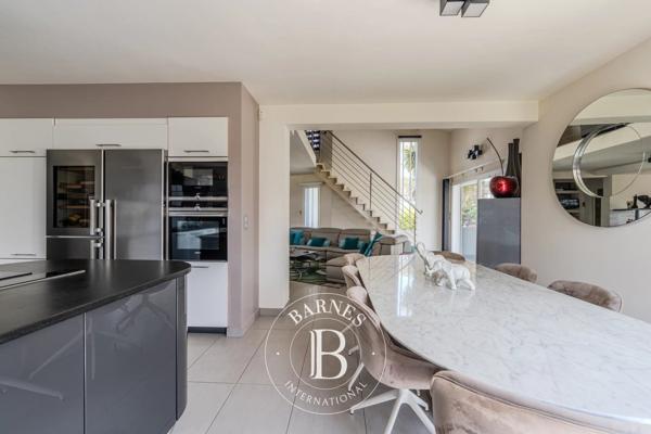 Châteauneuf-les-Martigues, Maison 4 Chambres -  262 m² à vendre