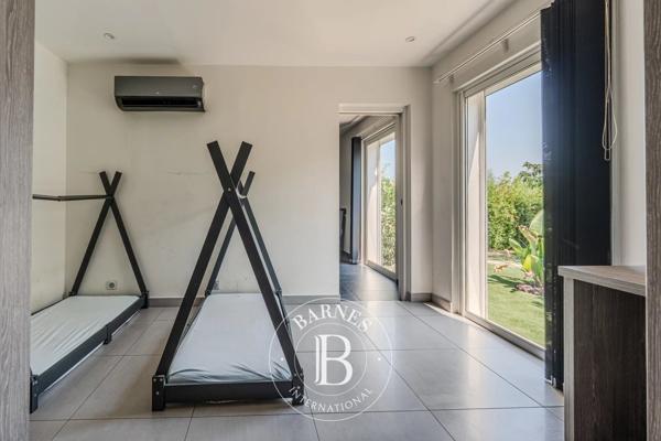 Châteauneuf-les-Martigues, Maison 4 Chambres -  262 m² à vendre