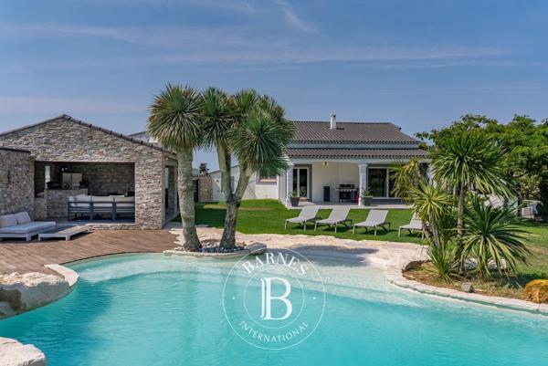 Châteauneuf-les-Martigues, Maison 4 Chambres -  262 m² à vendre