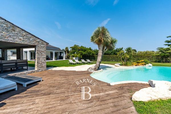 Châteauneuf-les-Martigues, Maison 4 Chambres -  262 m² à vendre