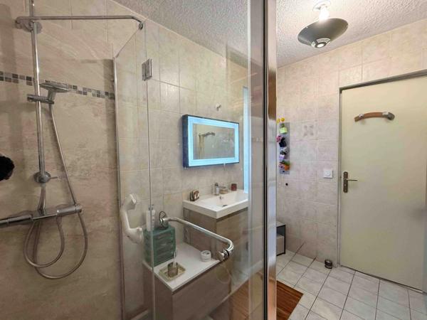 Appartement à vendre 95 m² 3 pièces, terrasse, véranda, cave et emplacement de parking sécurisé GAP (05)