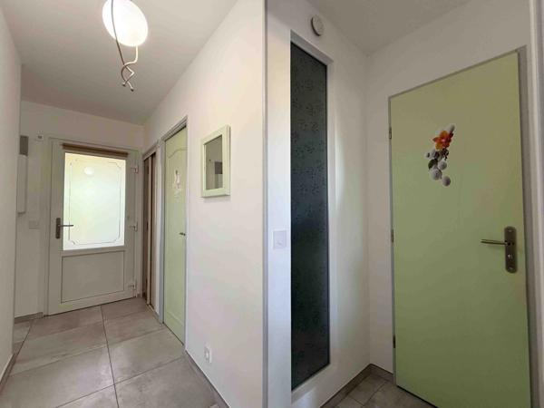 Appartement à vendre 95 m² 3 pièces, terrasse, véranda, cave et emplacement de parking sécurisé GAP (05)