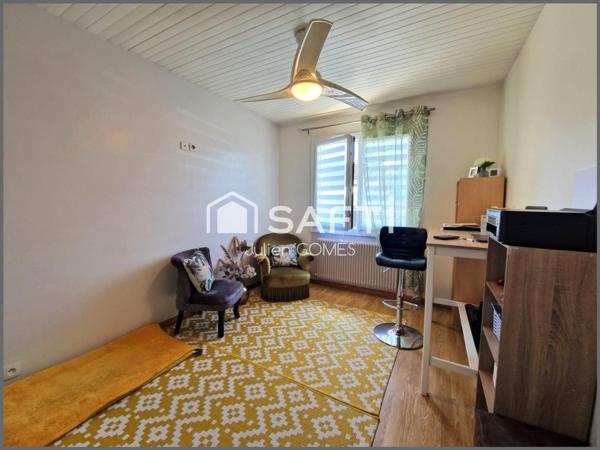 Une maison clé en main, idéale pour une vie de famille paisible.