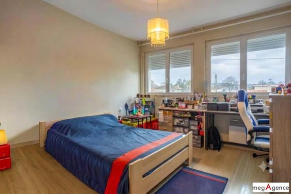 Immeuble à VILLENEUVE-SUR-LOT, 47300 - 200m²