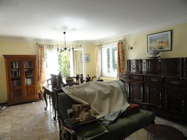 Maison individuelle à vendre à Saint-Gilles dans le Gard (30800), ref : 11411/424