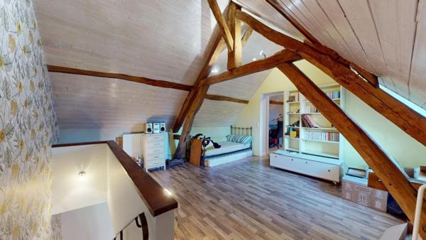 Longère F5, 4 chambres, un garage attenant et buanderie.