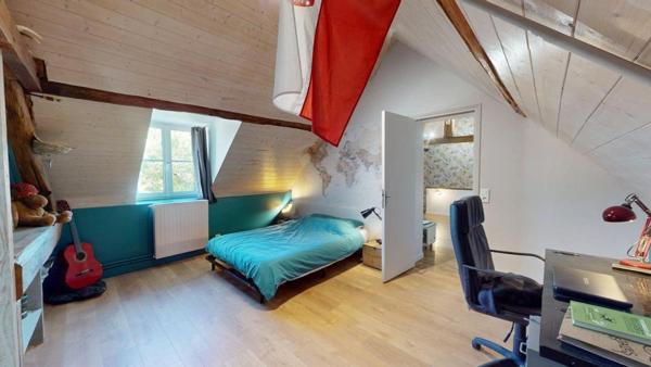 Longère F5, 4 chambres, un garage attenant et buanderie.