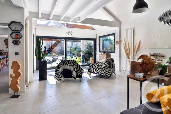 Maison à vendre  7 pièces - 250 m2 ETRECHY - 91