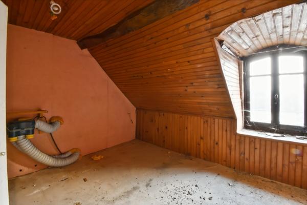 Immeuble à vendre HURIEL (03)