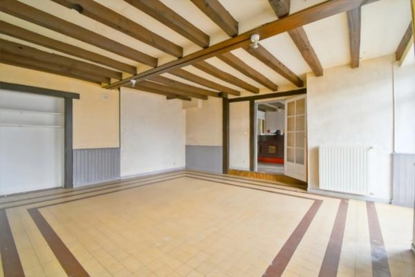 Immeuble à vendre HURIEL (03)