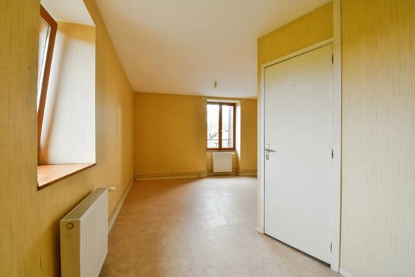 Immeuble à vendre HURIEL (03)