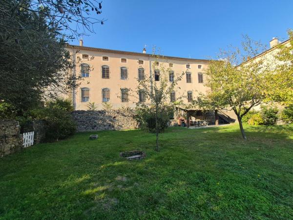 Deux appartements de charme dans un immeuble de maître – Centre-ville de Vals?les?Bains