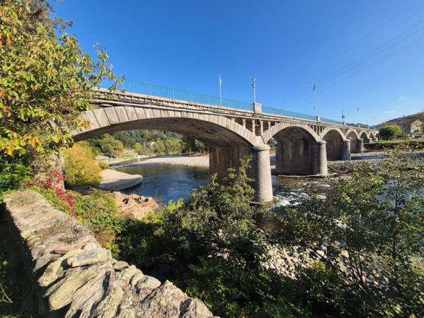 Deux appartements de charme dans un immeuble de maître – Centre-ville de Vals?les?Bains