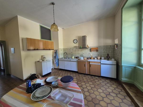 Deux appartements de charme dans un immeuble de maître – Centre-ville de Vals?les?Bains