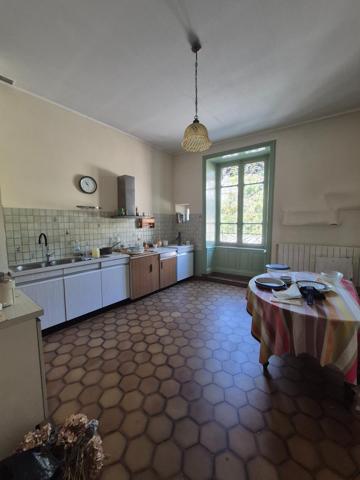 Deux appartements de charme dans un immeuble de maître – Centre-ville de Vals?les?Bains