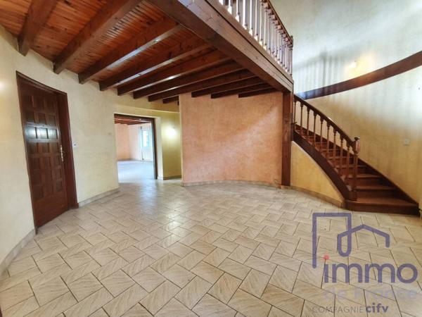 Maison 8 pièces                                        - 42340 Veauche Réf : 2609-CIFVFOREZVELAY
