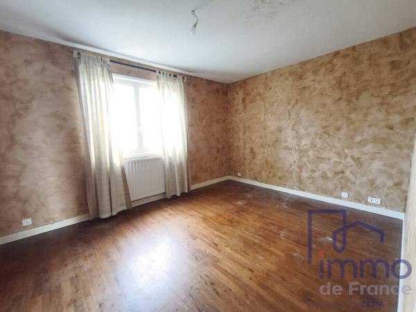Maison 8 pièces                                        - 42340 Veauche Réf : 2609-CIFVFOREZVELAY