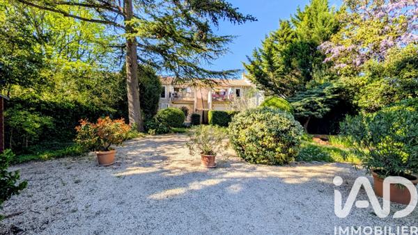 Appartement à vendre 4 pièces 81 m² Saint-Saturnin-lès-Avignon