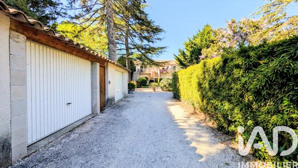 Appartement à vendre 4 pièces 81 m² Saint-Saturnin-lès-Avignon