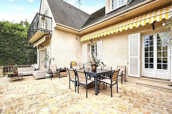 Vente Maison 8 pièces de 180m² - 95200 Sarcelles